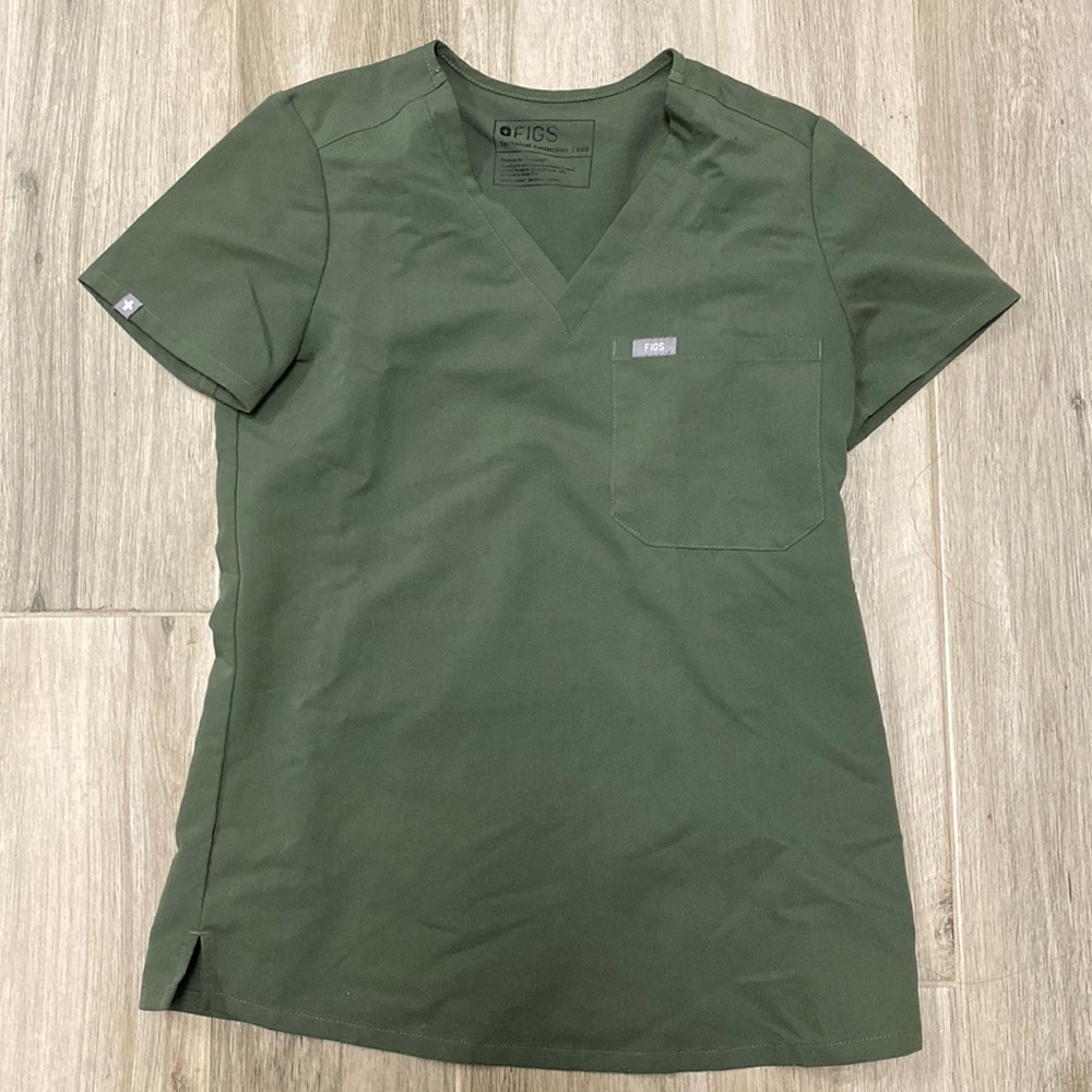 Figs Catarina scrub top